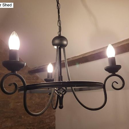 Luckington Cotswold Cottage Bed & Breakfast מראה חיצוני תמונה