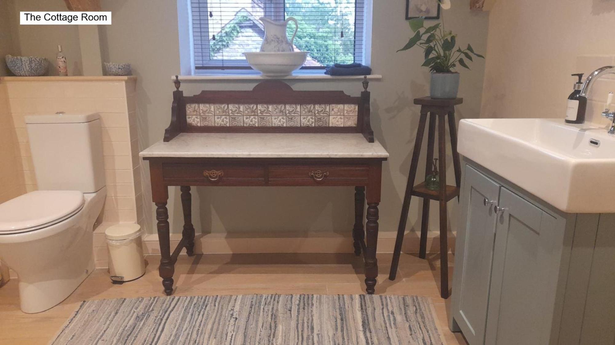 Luckington Cotswold Cottage Bed & Breakfast מראה חיצוני תמונה