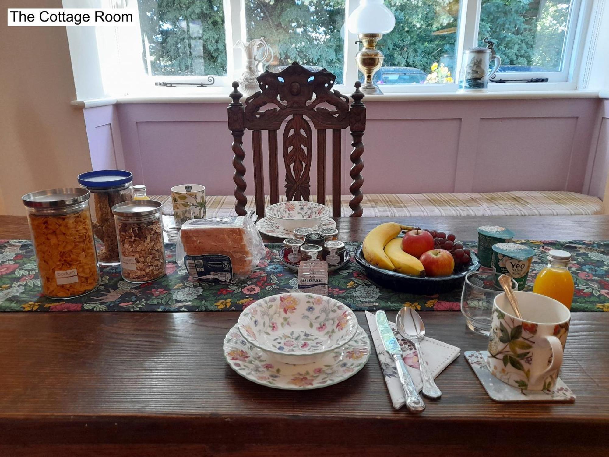 Luckington Cotswold Cottage Bed & Breakfast מראה חיצוני תמונה