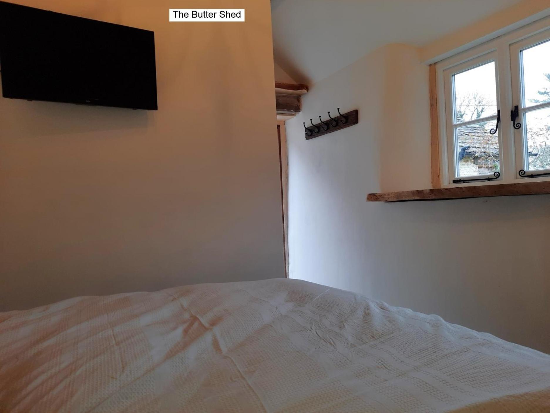 Luckington Cotswold Cottage Bed & Breakfast מראה חיצוני תמונה